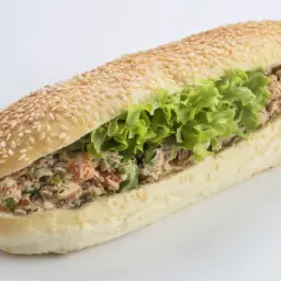 سندوتش تونة - وسط